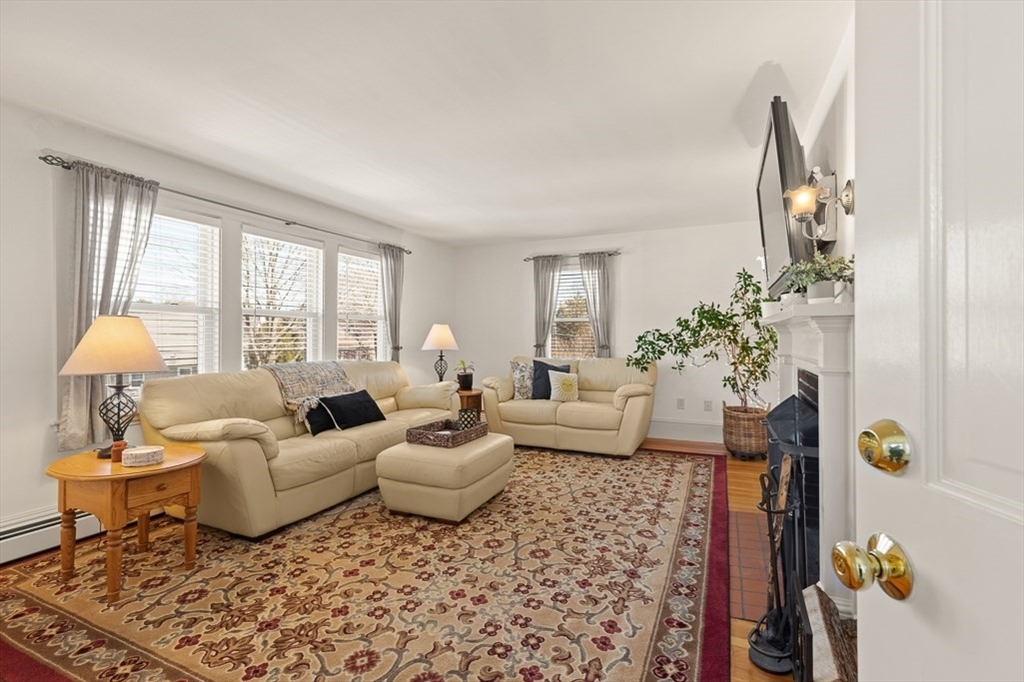 Property Photo:  17 Newbury St 2  MA 01915 