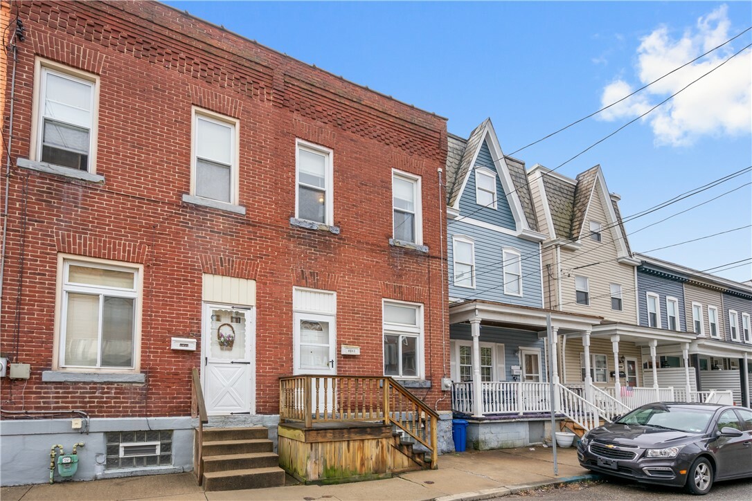 Property Photo:  4048 Howley St  PA 15224 