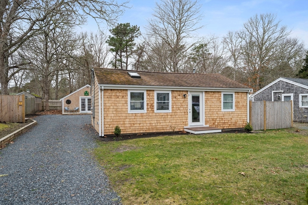 Property Photo:  7 Circuit Rd W  MA 02673 