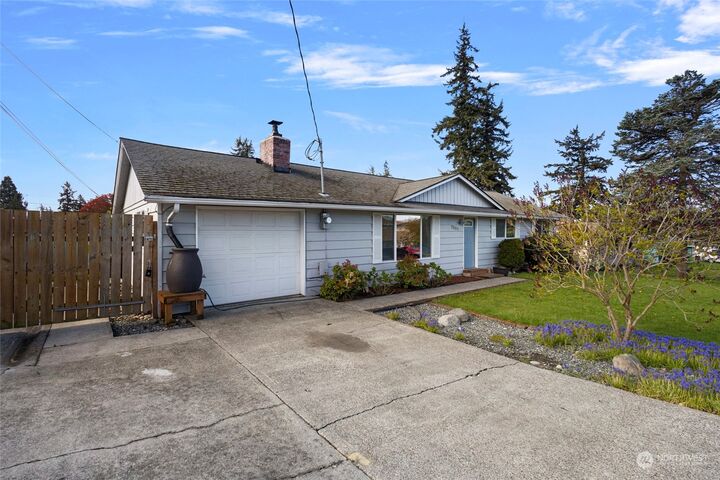 Property Photo:  1391 NE 8th Avenue  WA 98277 