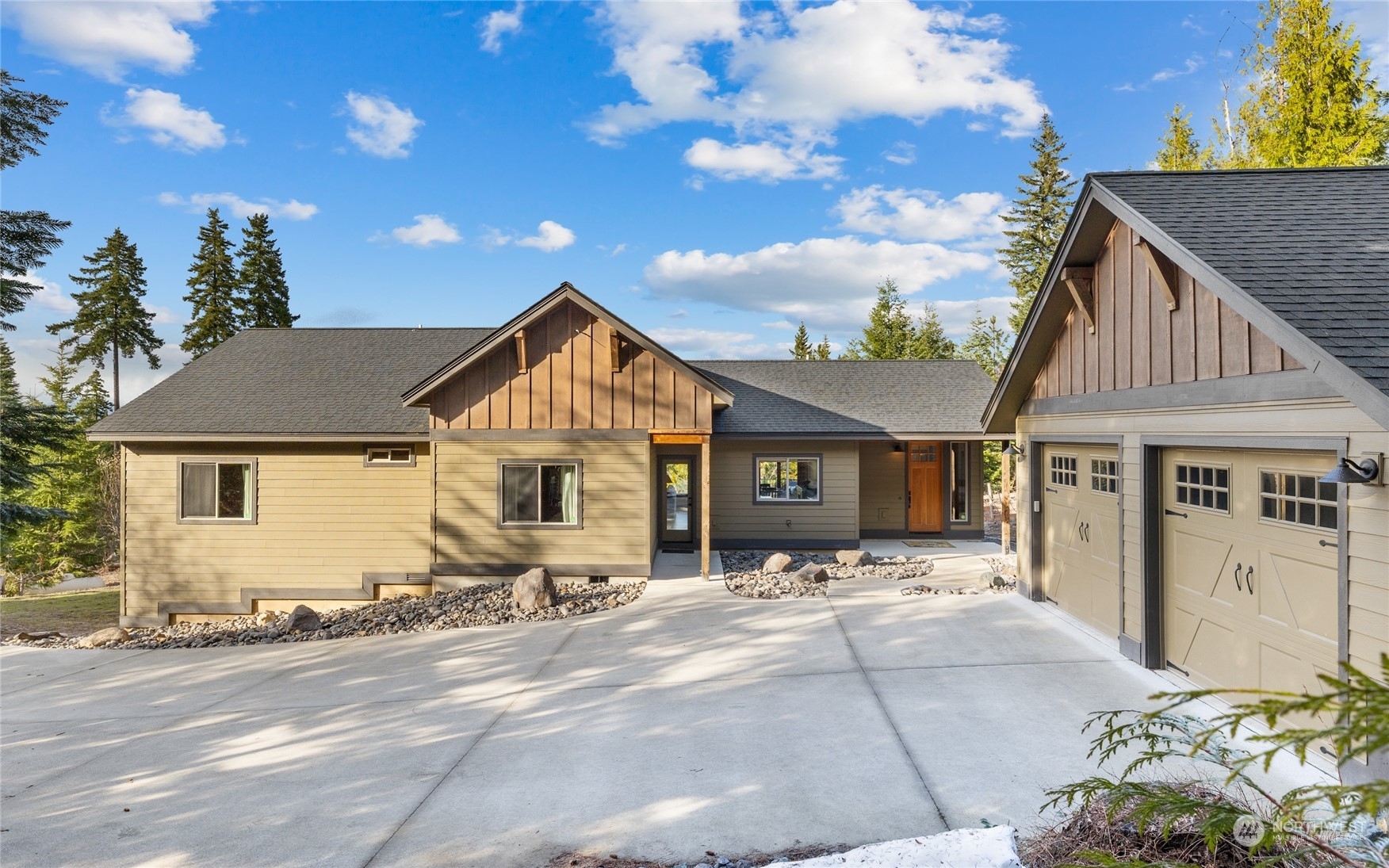 Property Photo:  170 High Country Court  WA 98922 