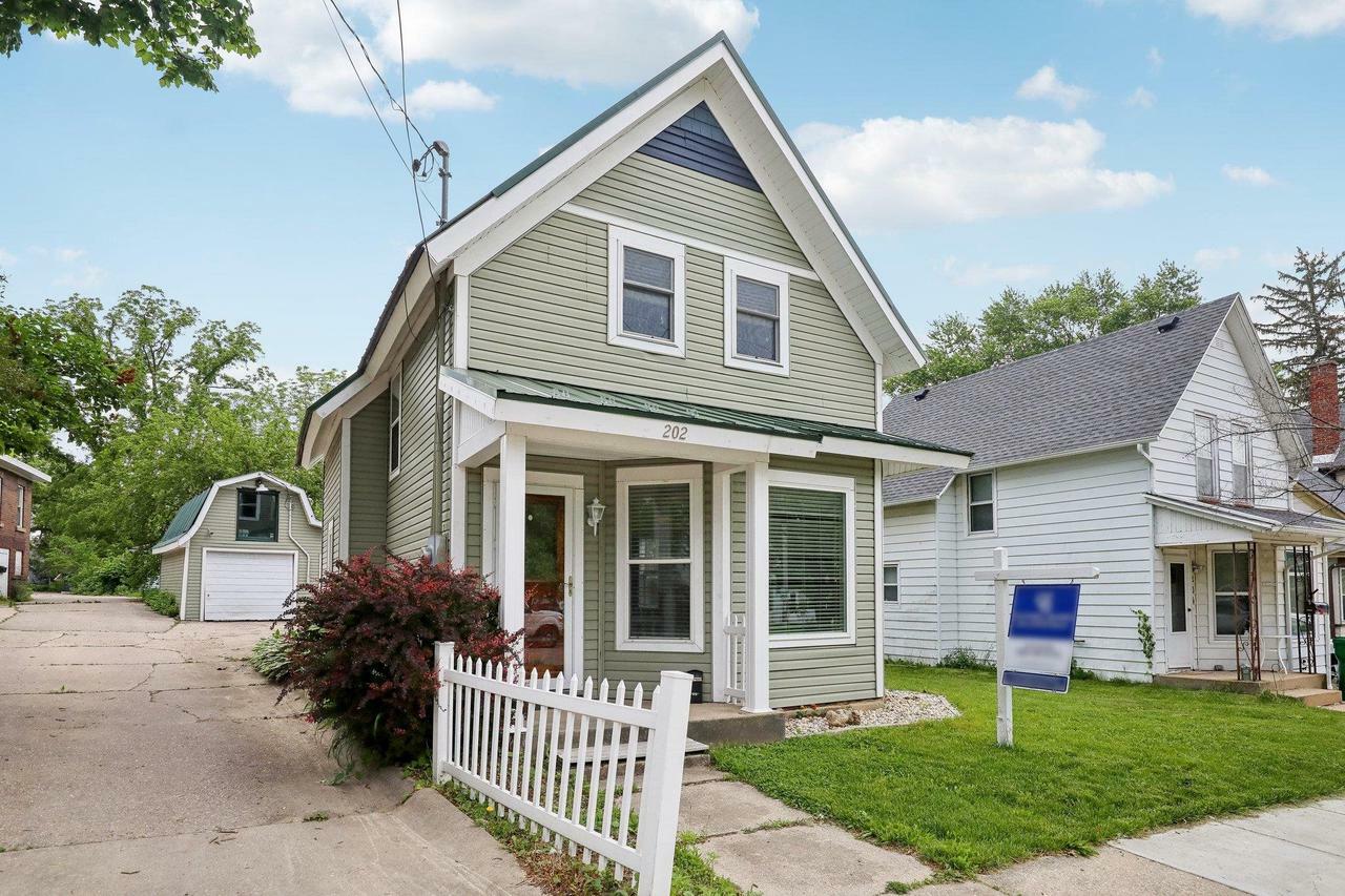 Property Photo:  202 East Fulton Street  WI 53534 