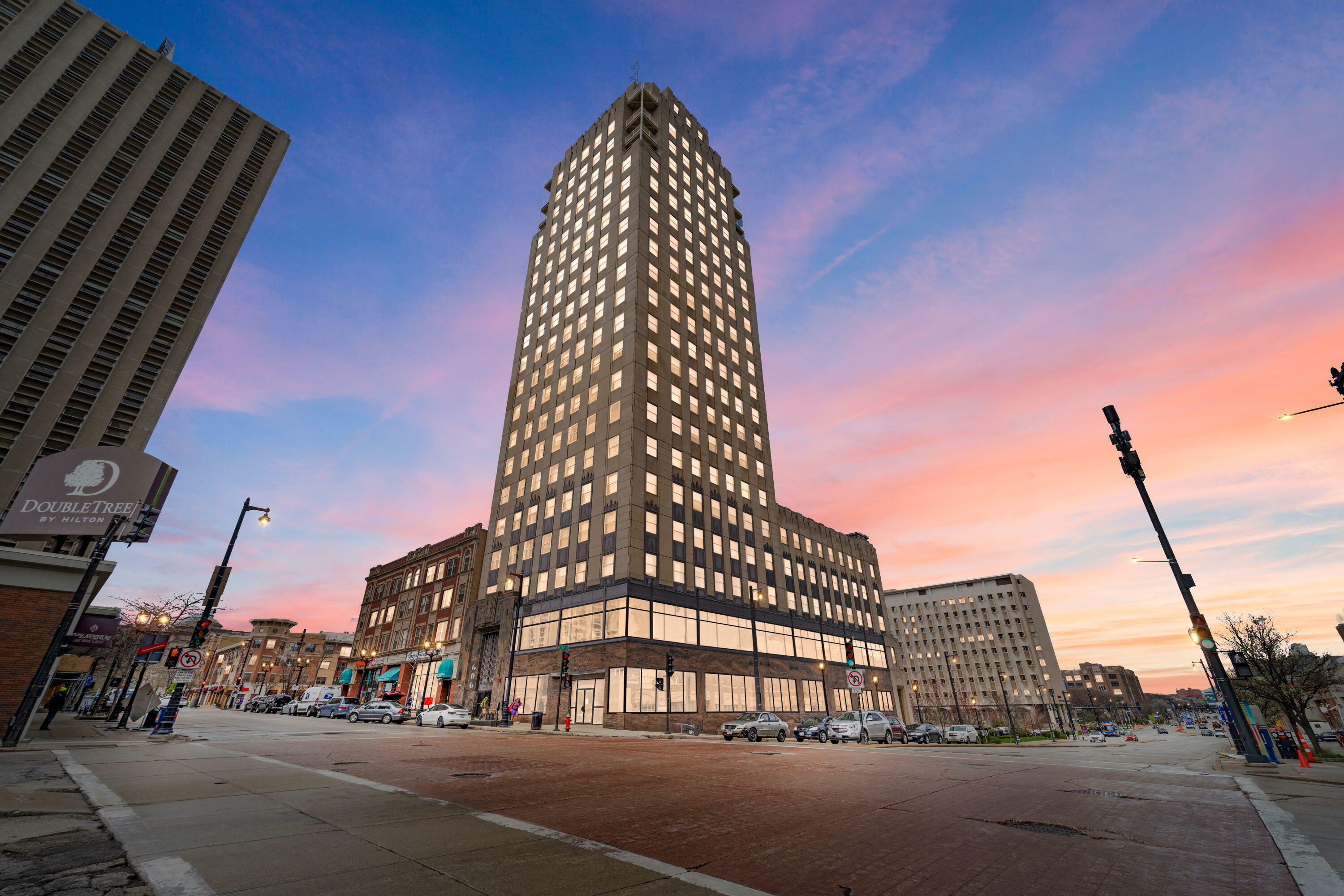 Property Photo: 606 W Wisconsin Ave 1002 WI 53203