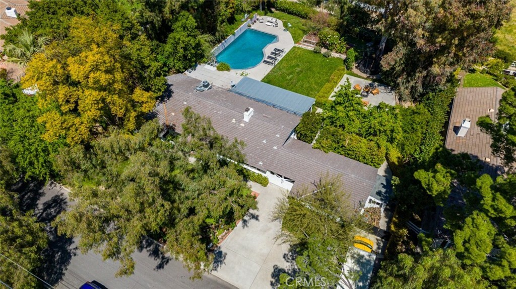Property Photo: 5808 Hilltop Road CA 91302