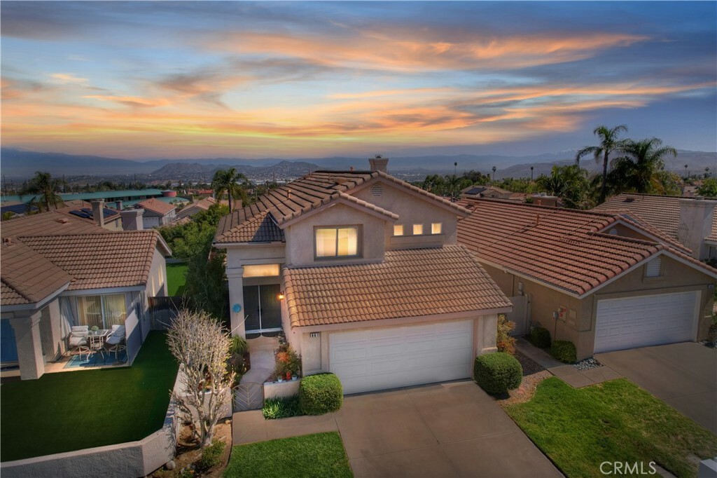 Property Photo:  861 Poppyseed Lane  CA 92881 