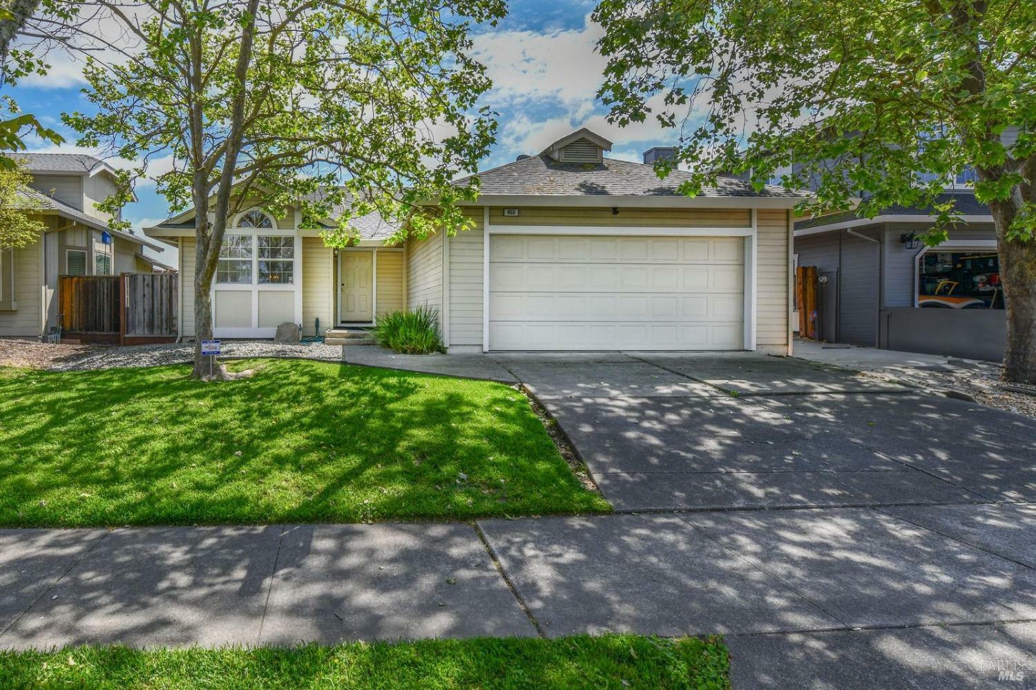 Property Photo: 855 Breeze Way CA 95404
