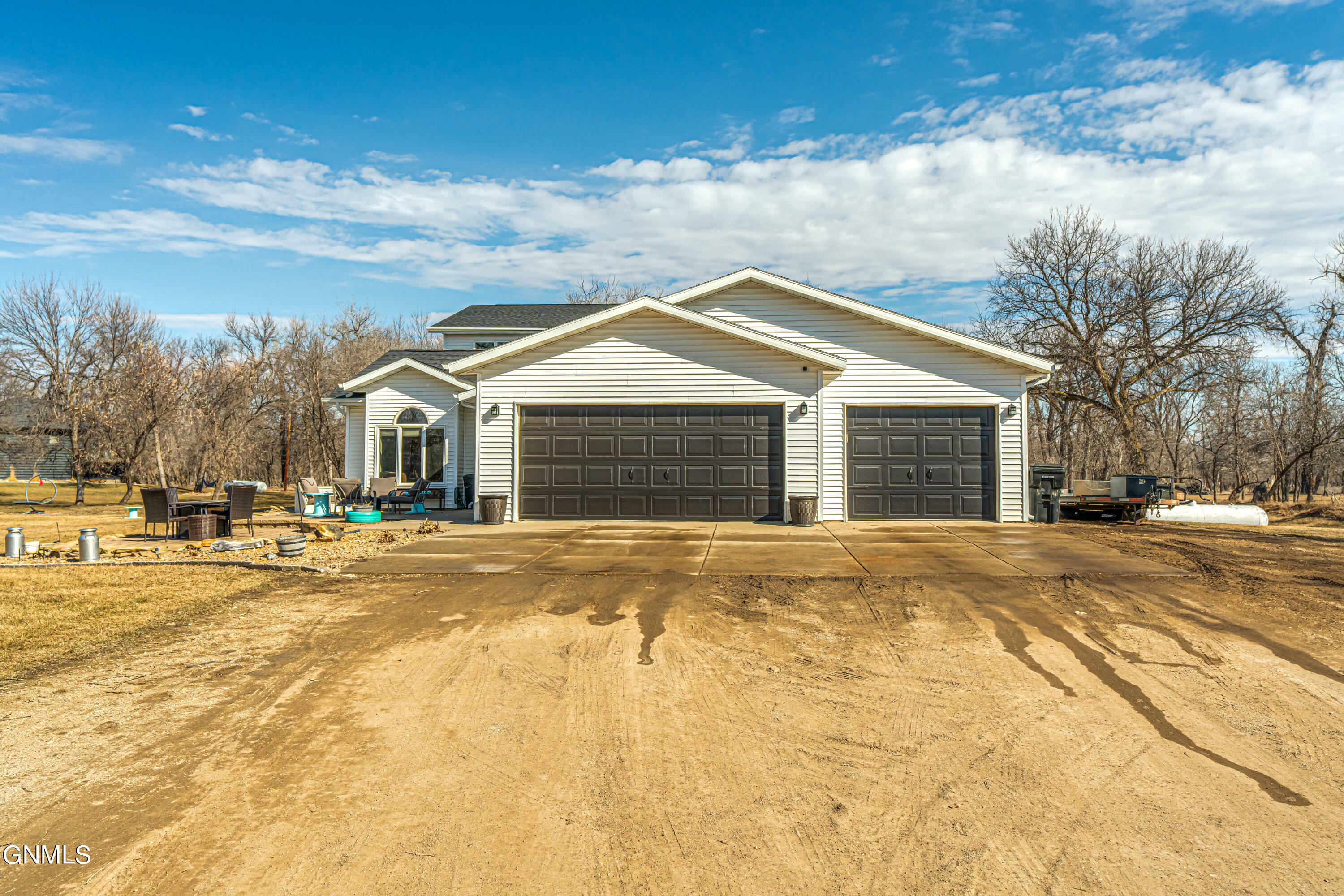 Property Photo:  4541 Crestwood Drive  ND 58503 