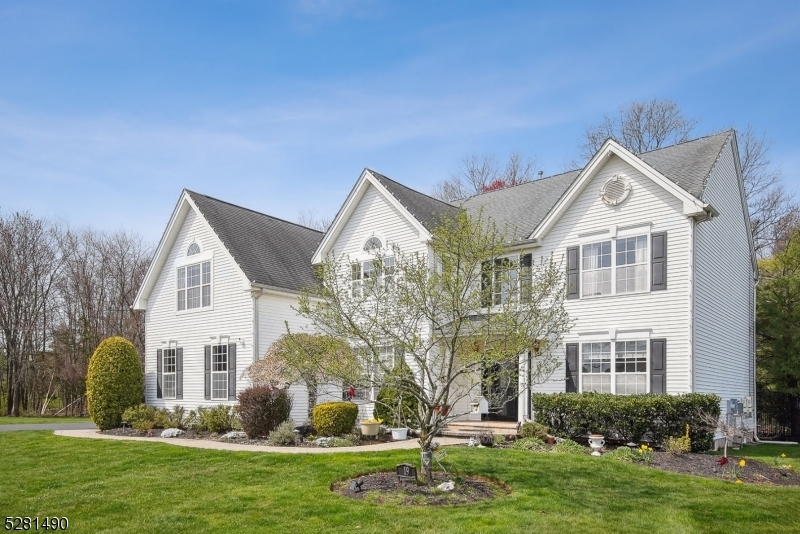 Property Photo:  19 Valley Wood Dr  NJ 08873 