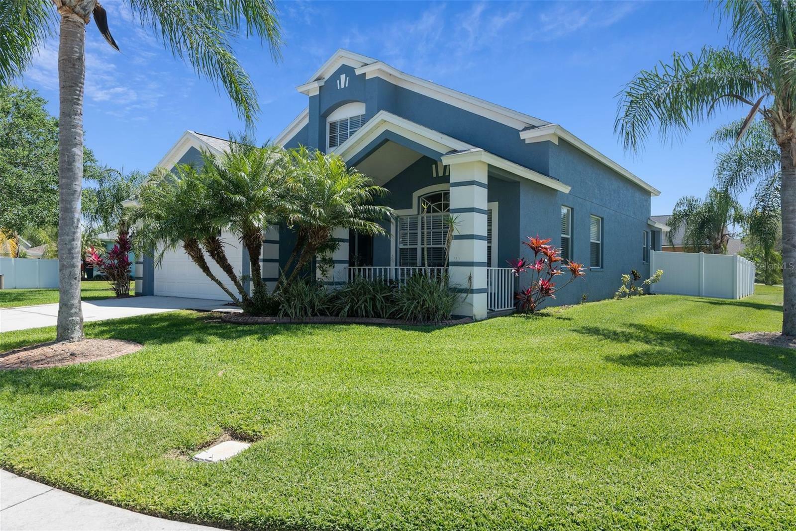Property Photo:  4512 White Bay Circle  FL 33545 