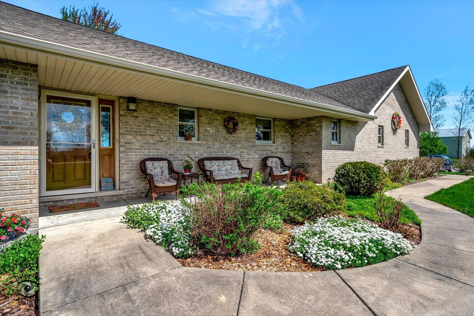 Property Photo: 1444 W Kentucky Avenue IL 60401