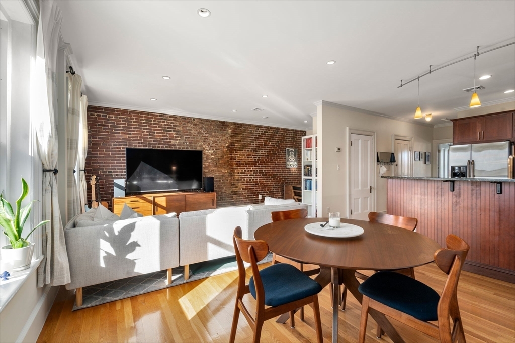 Property Photo:  10 Monument Sq 4  MA 02129 