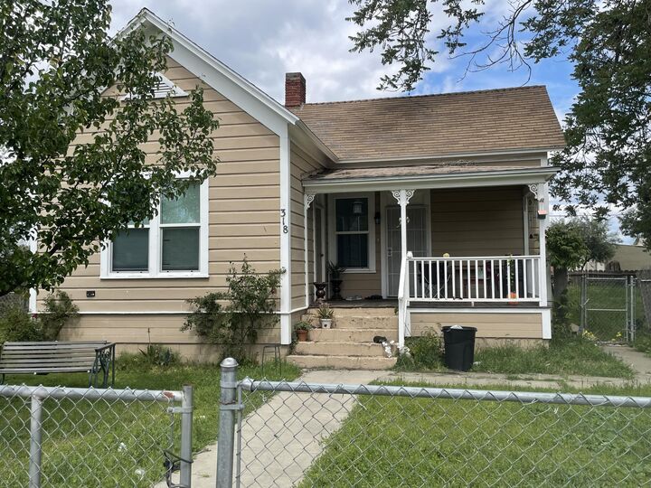 318 NW 1st Avenue  Visalia CA 93291 photo