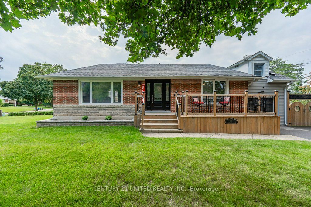 28 Masterson Dr  St. Catharines ON L2T 3P3 photo