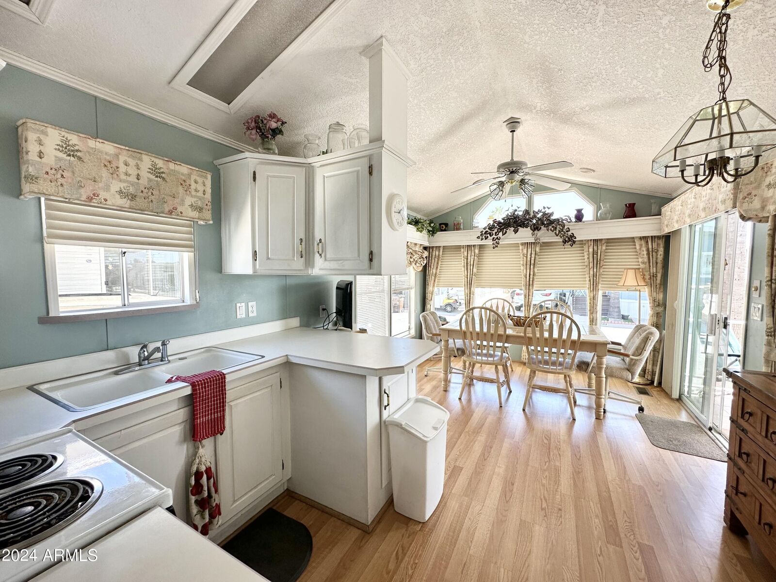 Property Photo:  782 S Cinnabar Drive 782  AZ 85119 