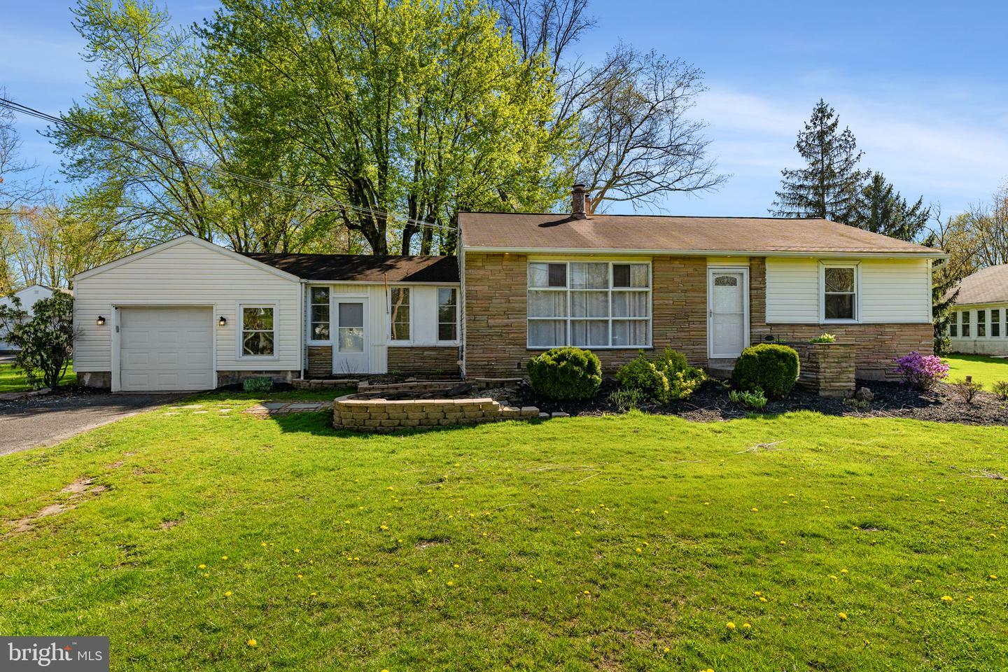 Property Photo:  2856 Pickertown Road  PA 18976 