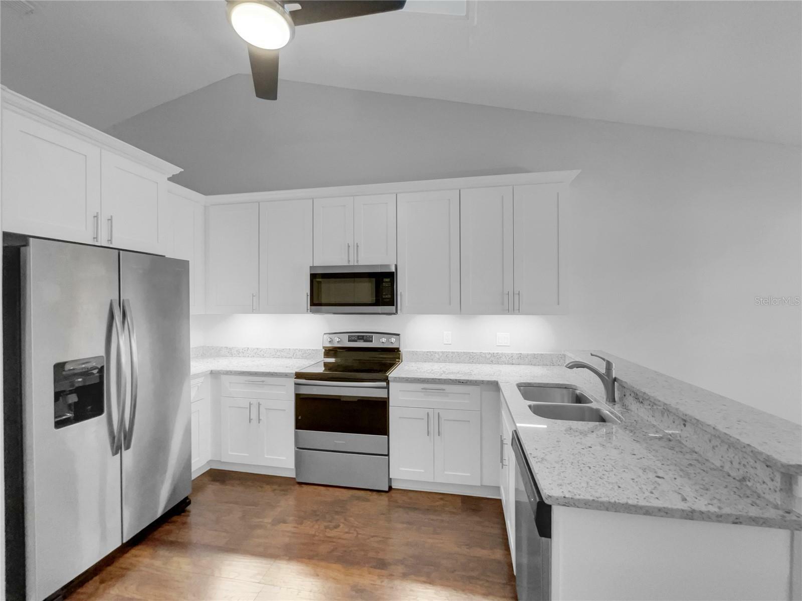 Property Photo: 5528 W Scarington Court FL 32821