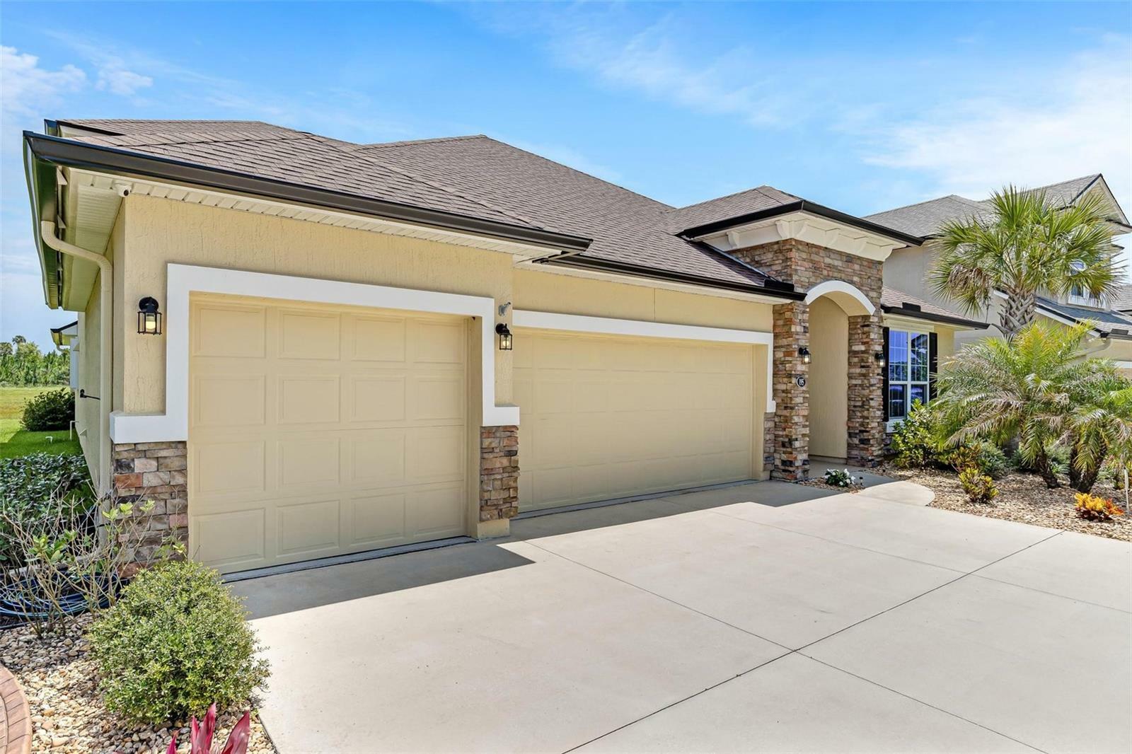 Property Photo:  195 S Coopers Hawk Way  FL 32164 