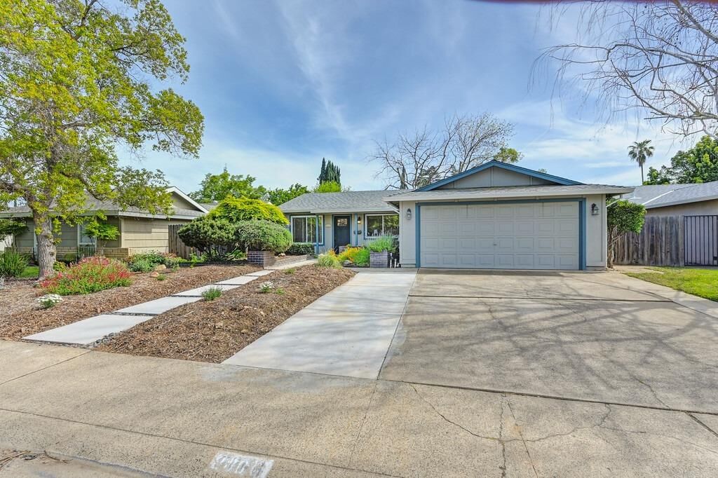 Property Photo:  8866 Woodman Way  CA 95826 