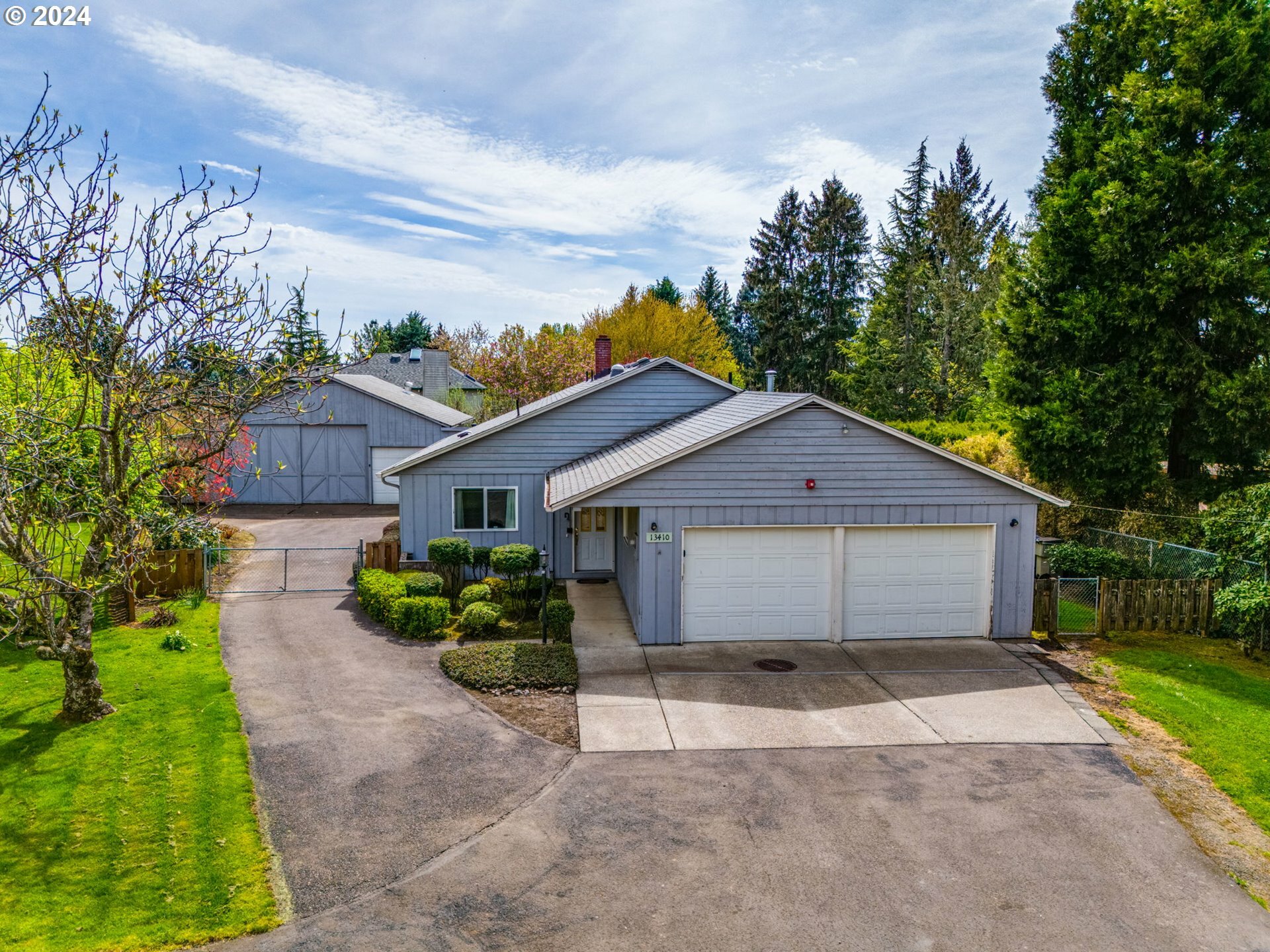 Property Photo:  13410 SW 76th Ave  OR 97223 