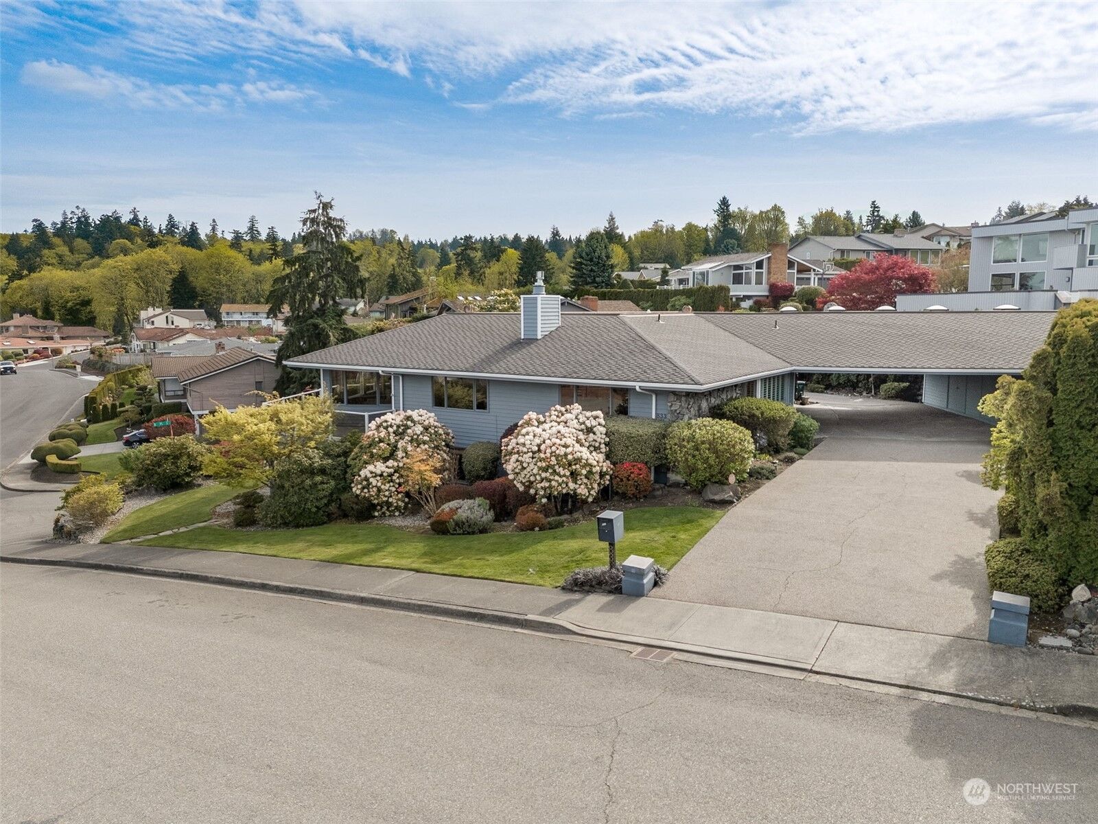 Property Photo: 833 S Marine Hills Way WA 98003