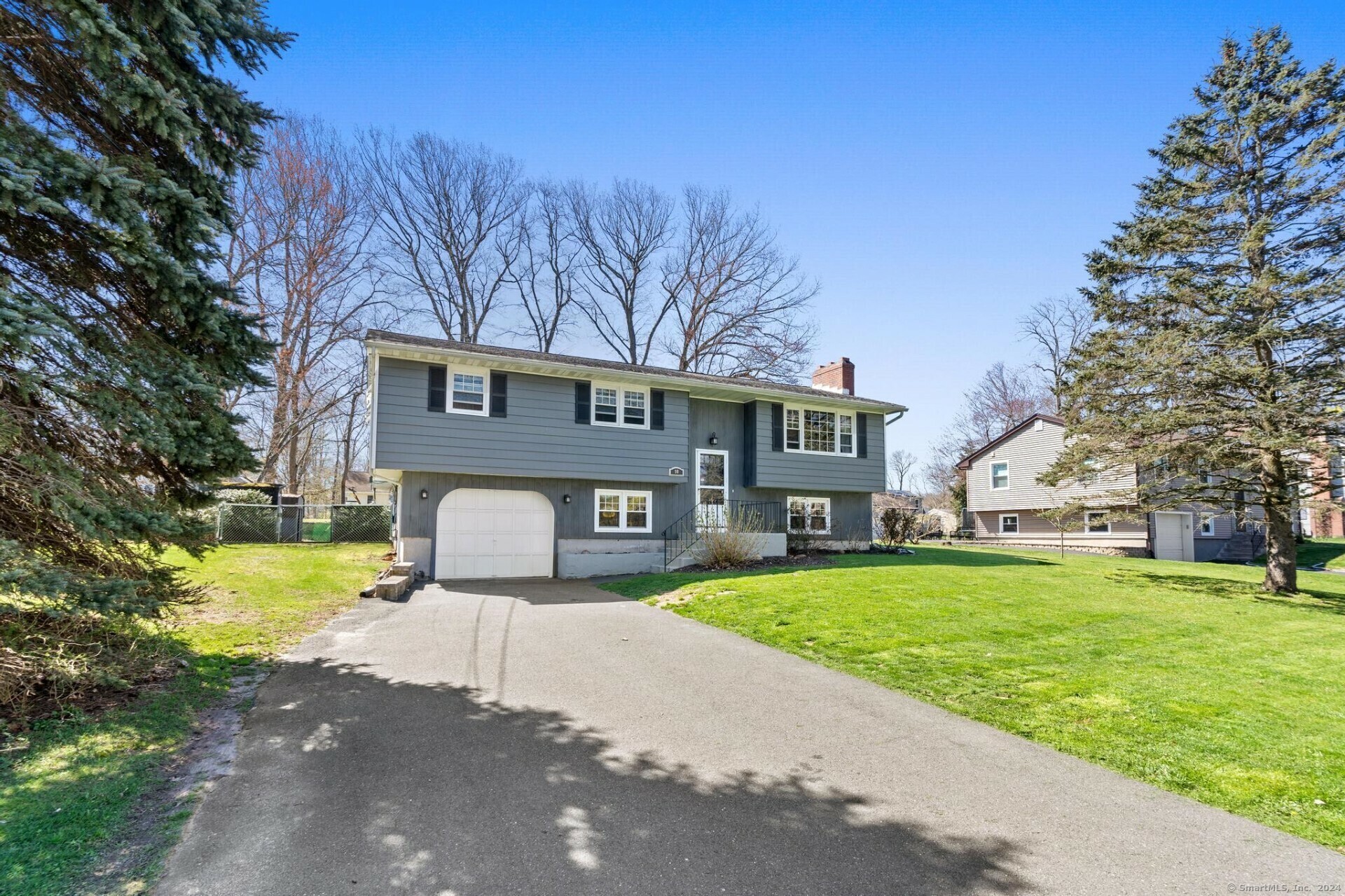 Property Photo:  90 Old Farm Road  CT 06010 