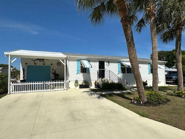 Property Photo: 423 Seagull Drive FL 32976