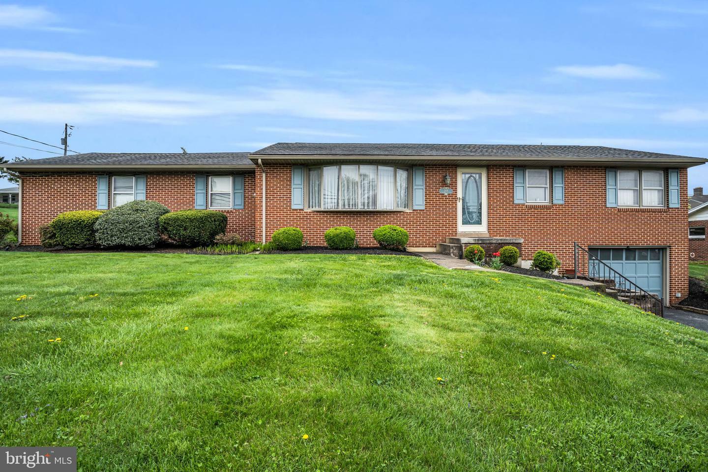 506 E Winding Hill Road  Mechanicsburg PA 17055 photo