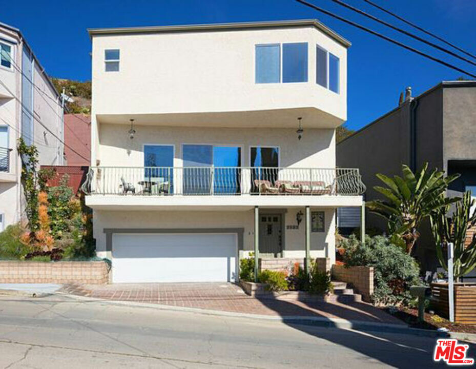 Property Photo:  7037   Pacific View Dr  CA 90068 