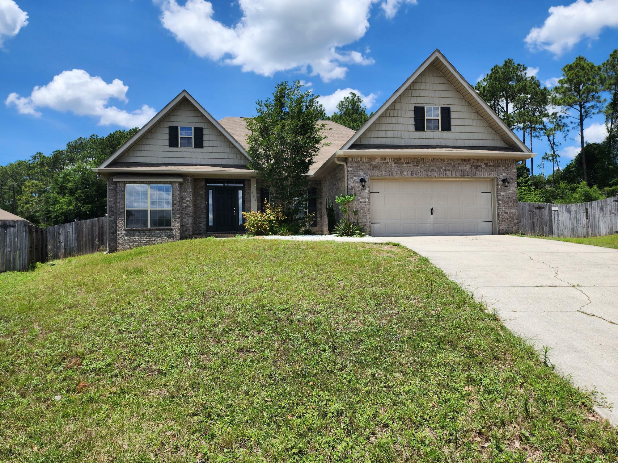 Property Photo: 609 Rowan Circle FL 32536