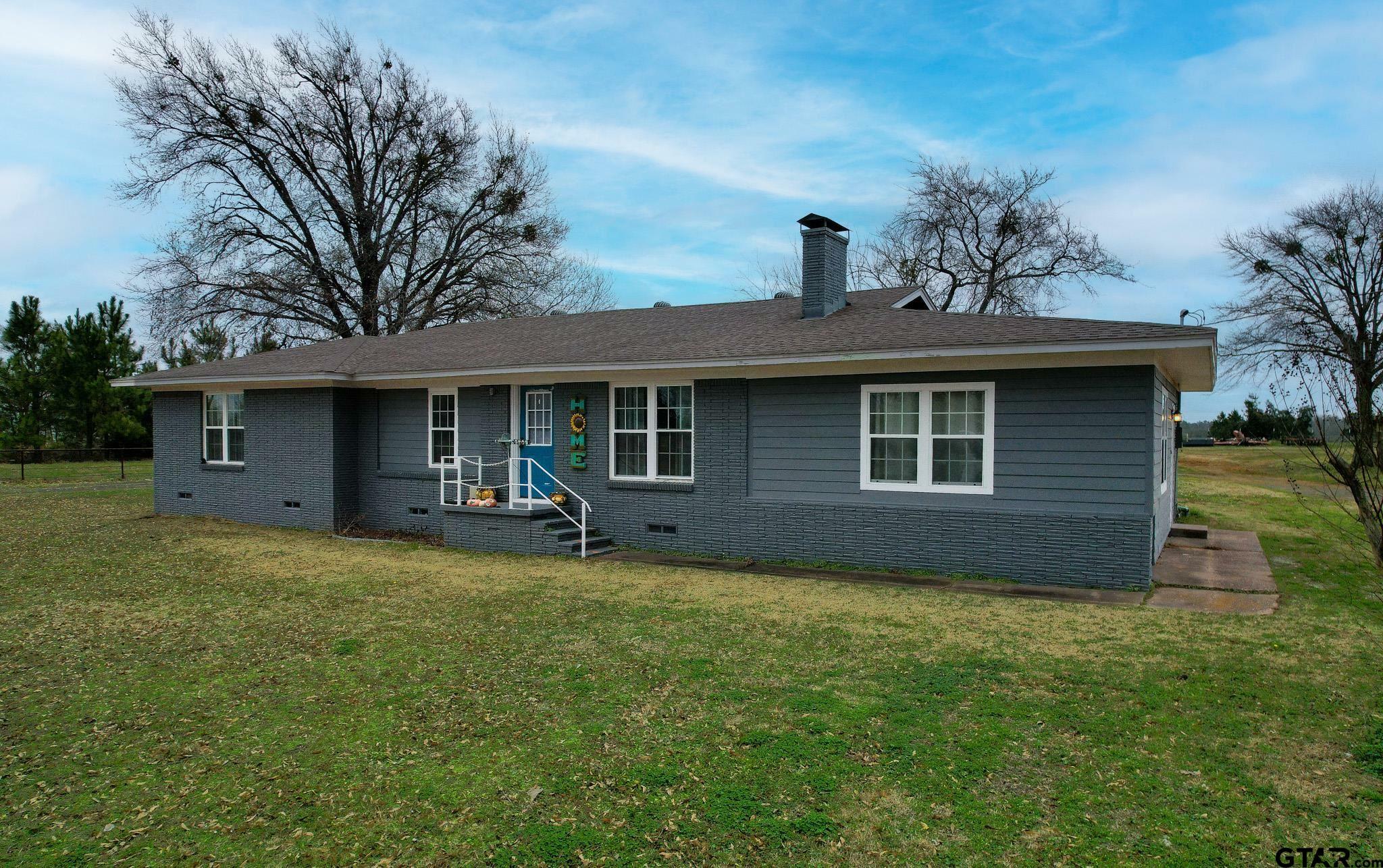 Property Photo:  809 S Hwy 37  TX 75457 