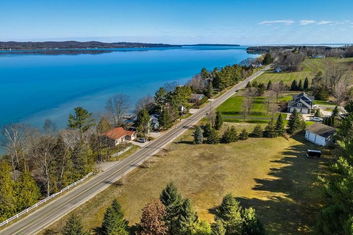 Property Photo:  521 S Stony Point  MI 49682 