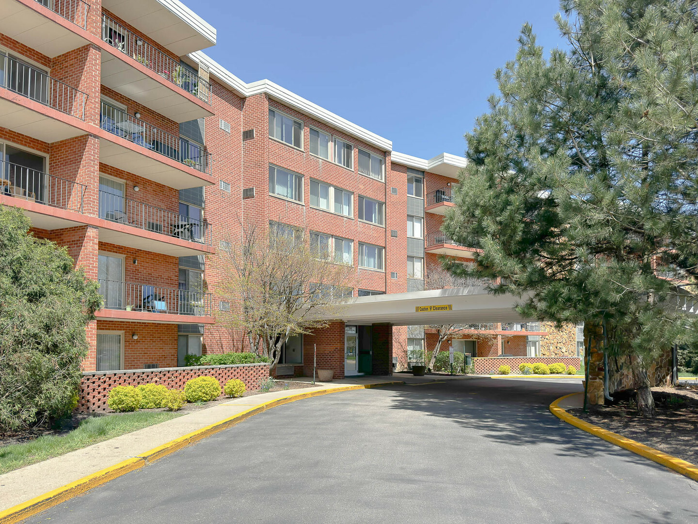 Property Photo:  16 E Old Willow Road 223S  IL 60070 