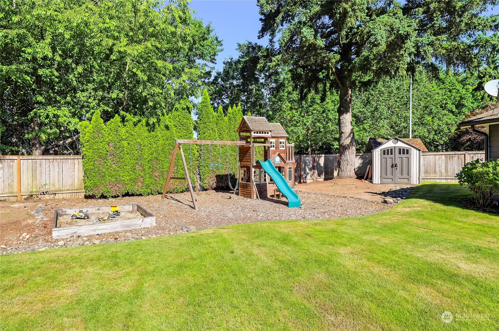 Property Photo: 6009 148th Court NE WA 98052