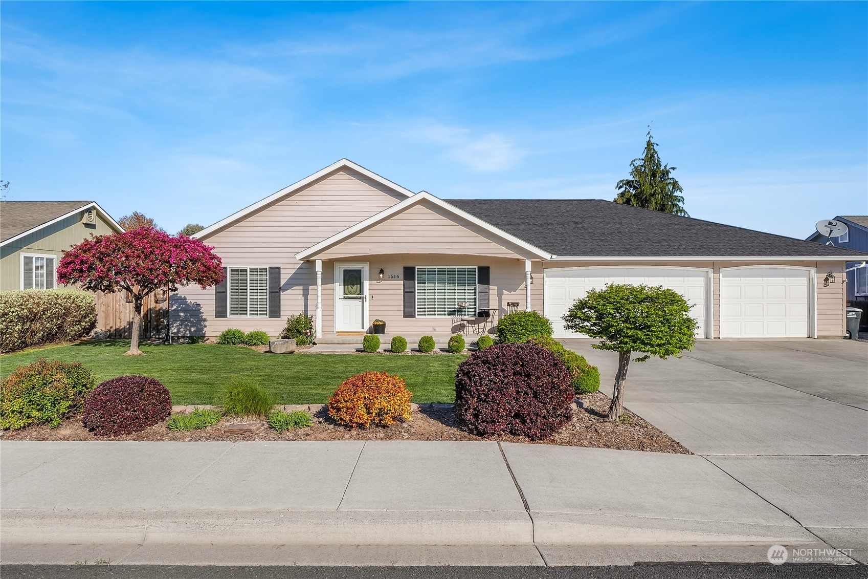 1516 S Bailey Avenue  Moses Lake WA 98837 photo