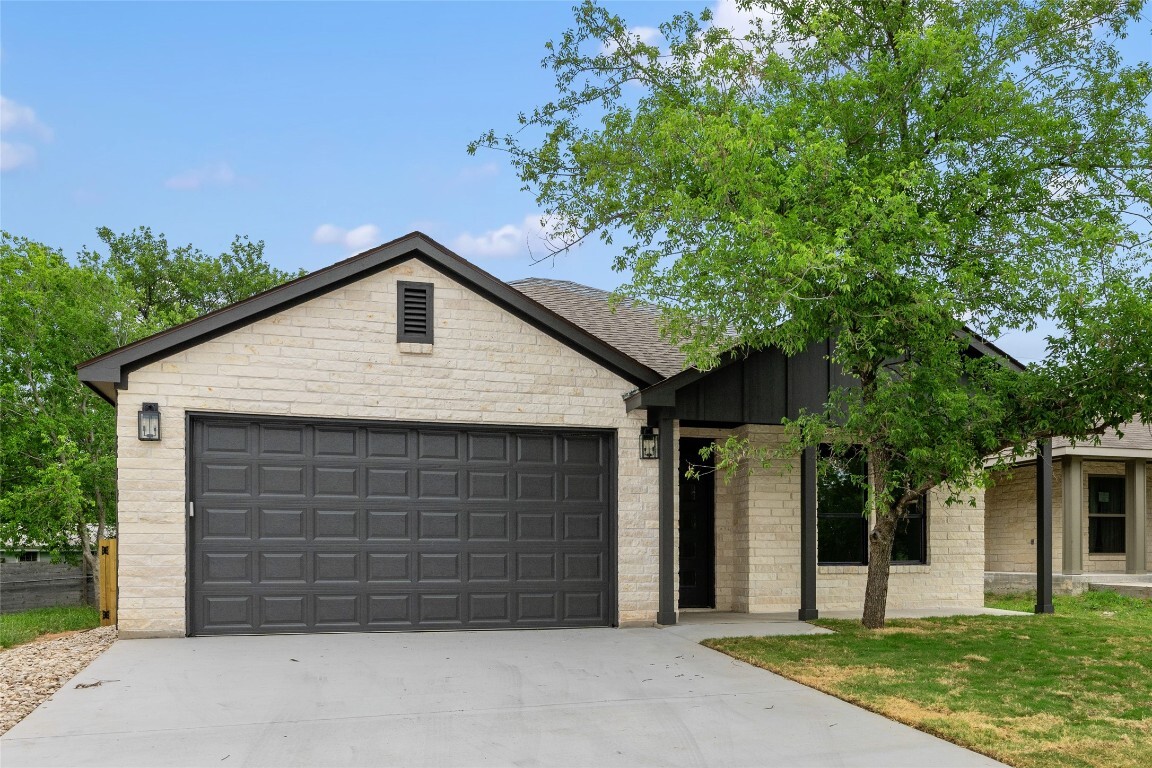 Property Photo: 869 Pine Lane TX 78657