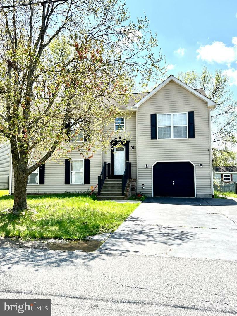 Property Photo: 622 Old Harmony Road DE 19711
