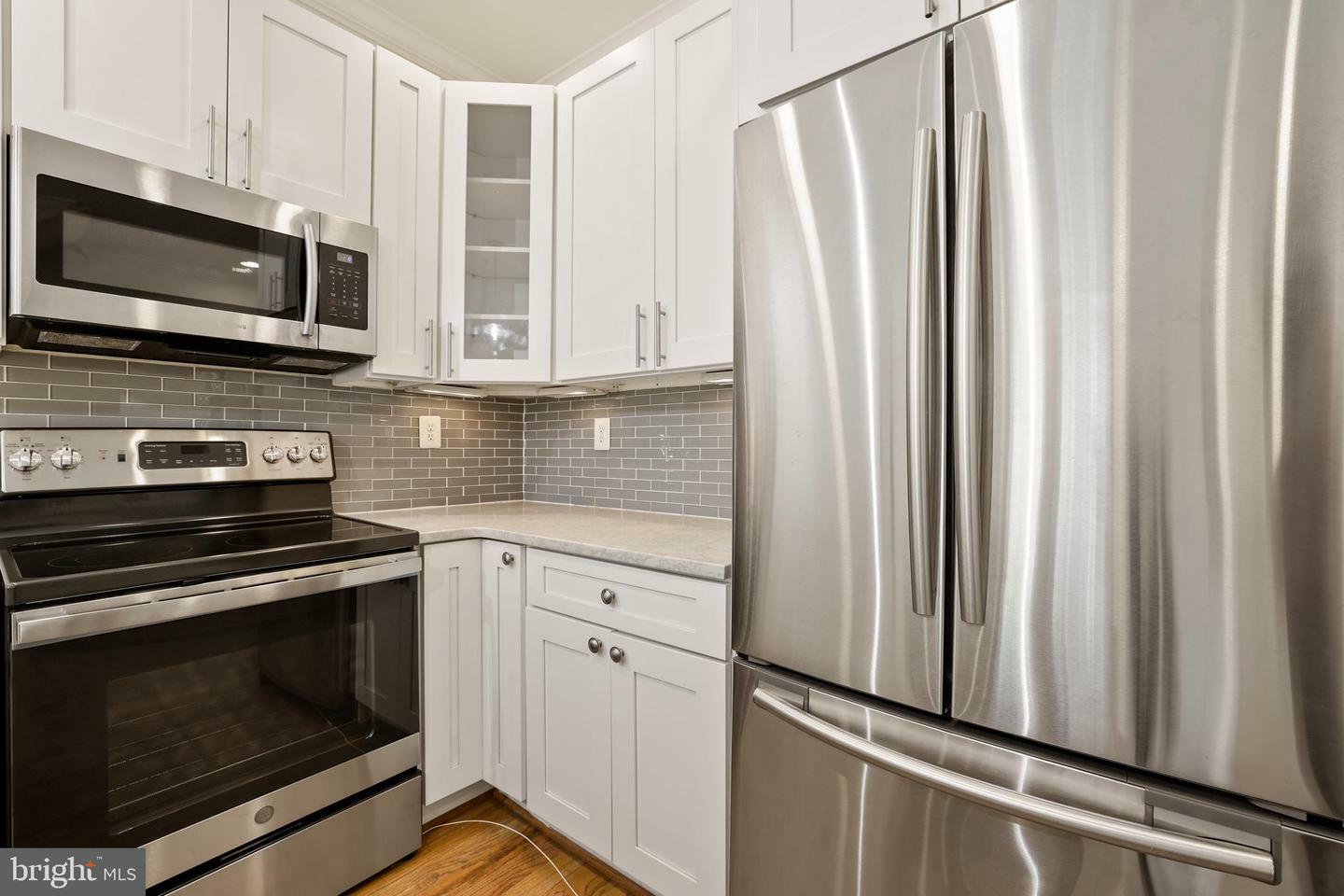 Property Photo:  1423 Meridian Place NW 1  DC 20010 