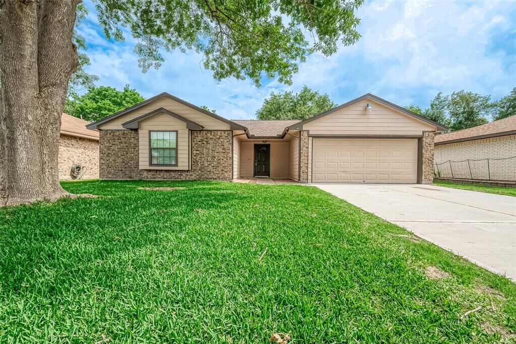 Property Photo:  4210 Pocahontas Drive  TX 77521 