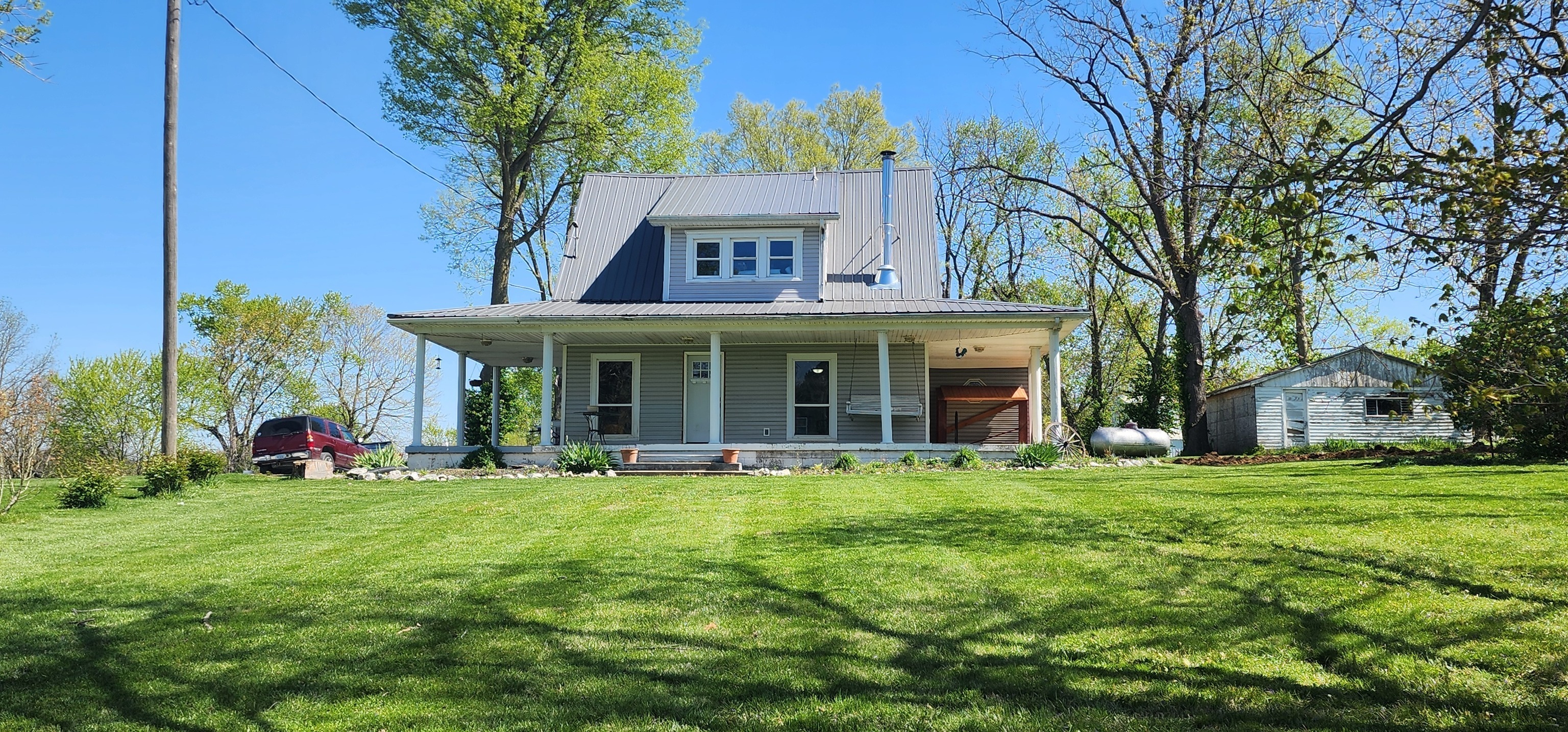 Property Photo:  1605 W County Road 125 S  IN 46135 