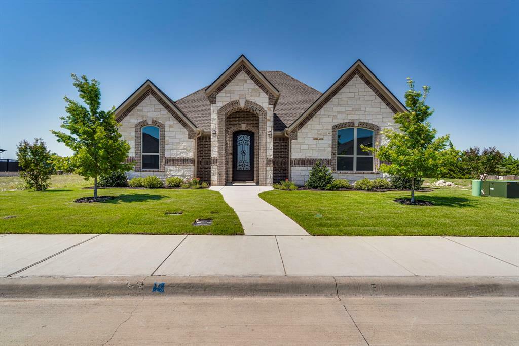 Property Photo:  1421 Ethan Circle  TX 76065 