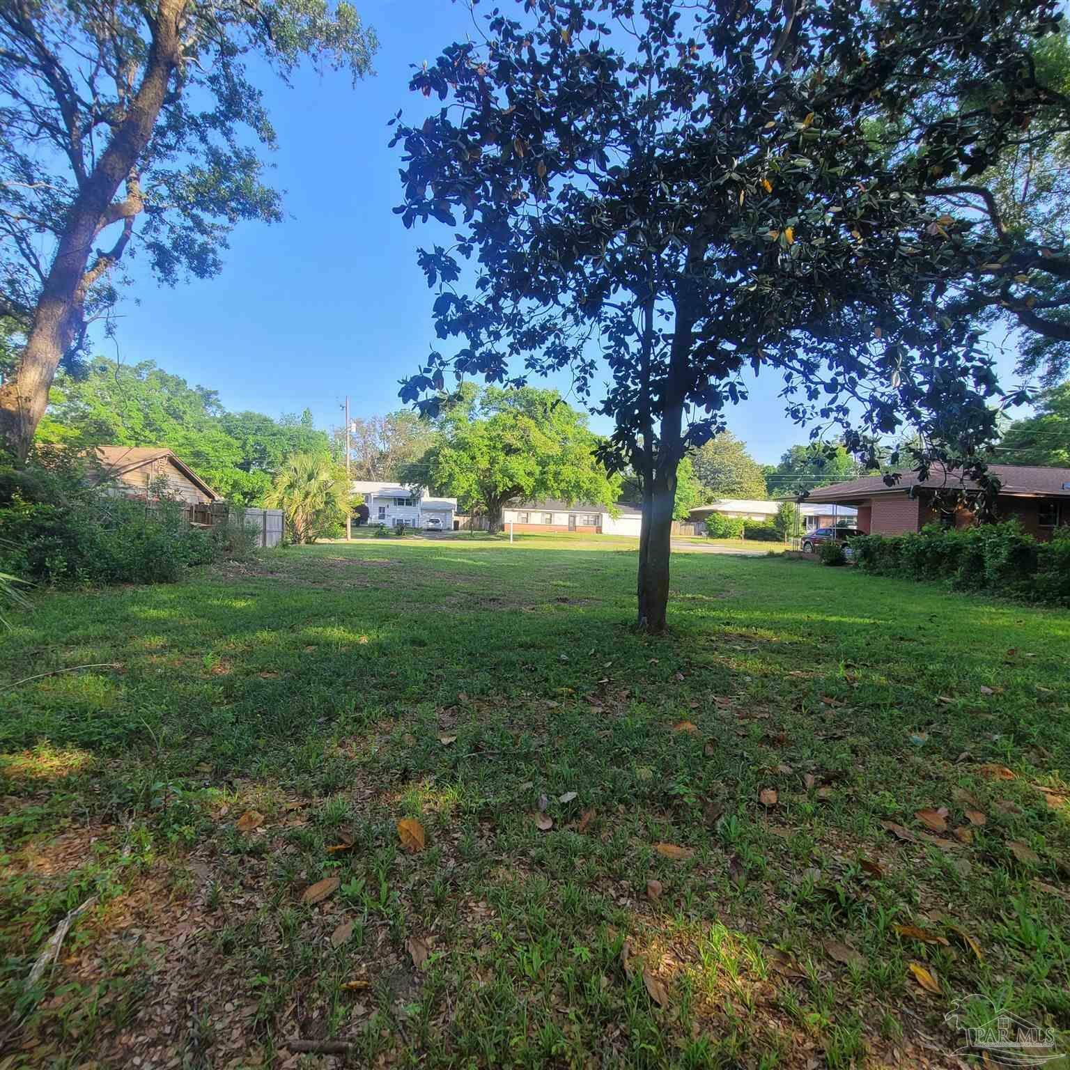 Property Photo:  536 Chadwick St  FL 32503 