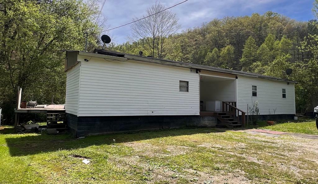 Property Photo:  6613 Ky Rt 404  KY 41616 