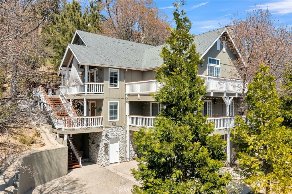 Property Photo: 28194 Grenoble Lane CA 92352