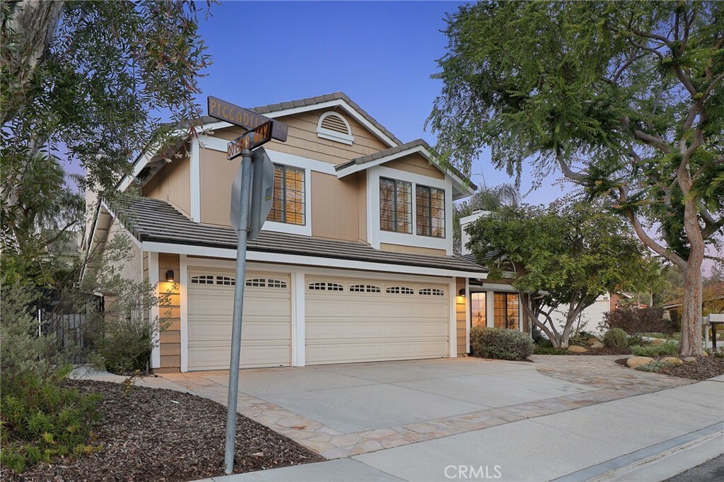 Property Photo:  2565 Picadilly Circle  CA 91362 