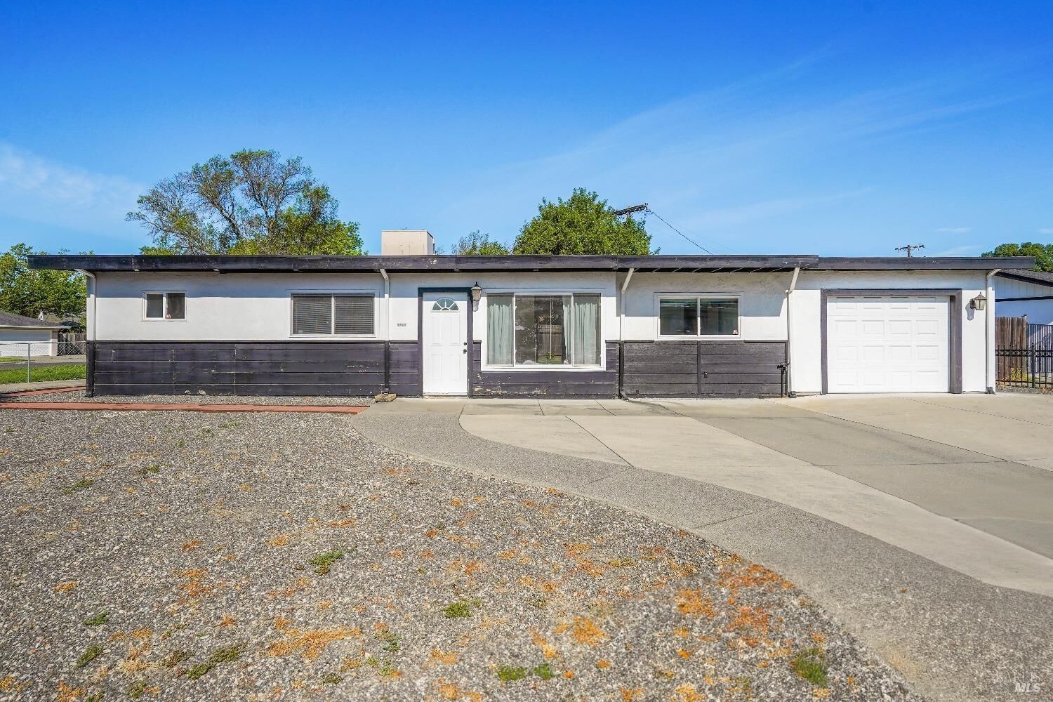 Property Photo: 1401 Harrison Street CA 94533