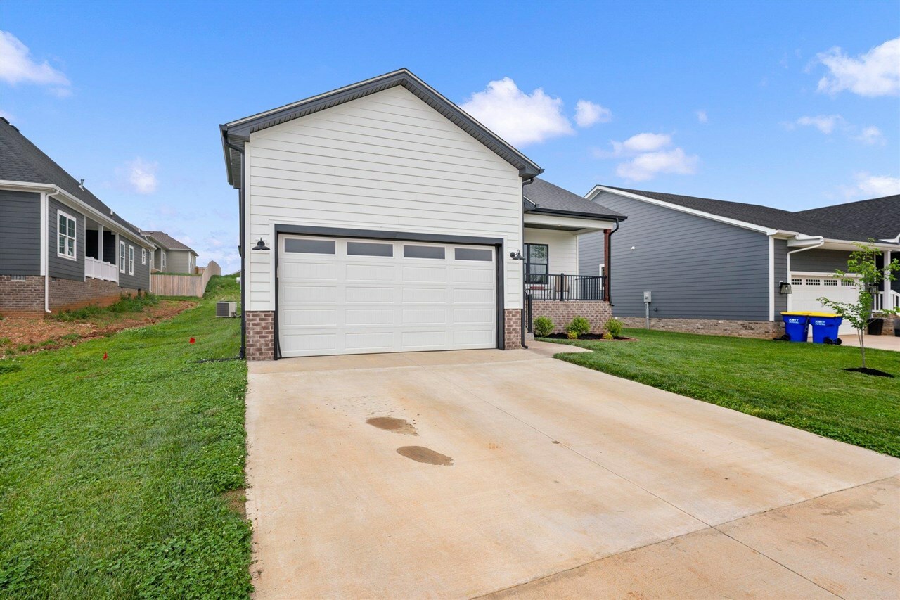 Property Photo:  2049 Annapolis Lane  KY 42103 