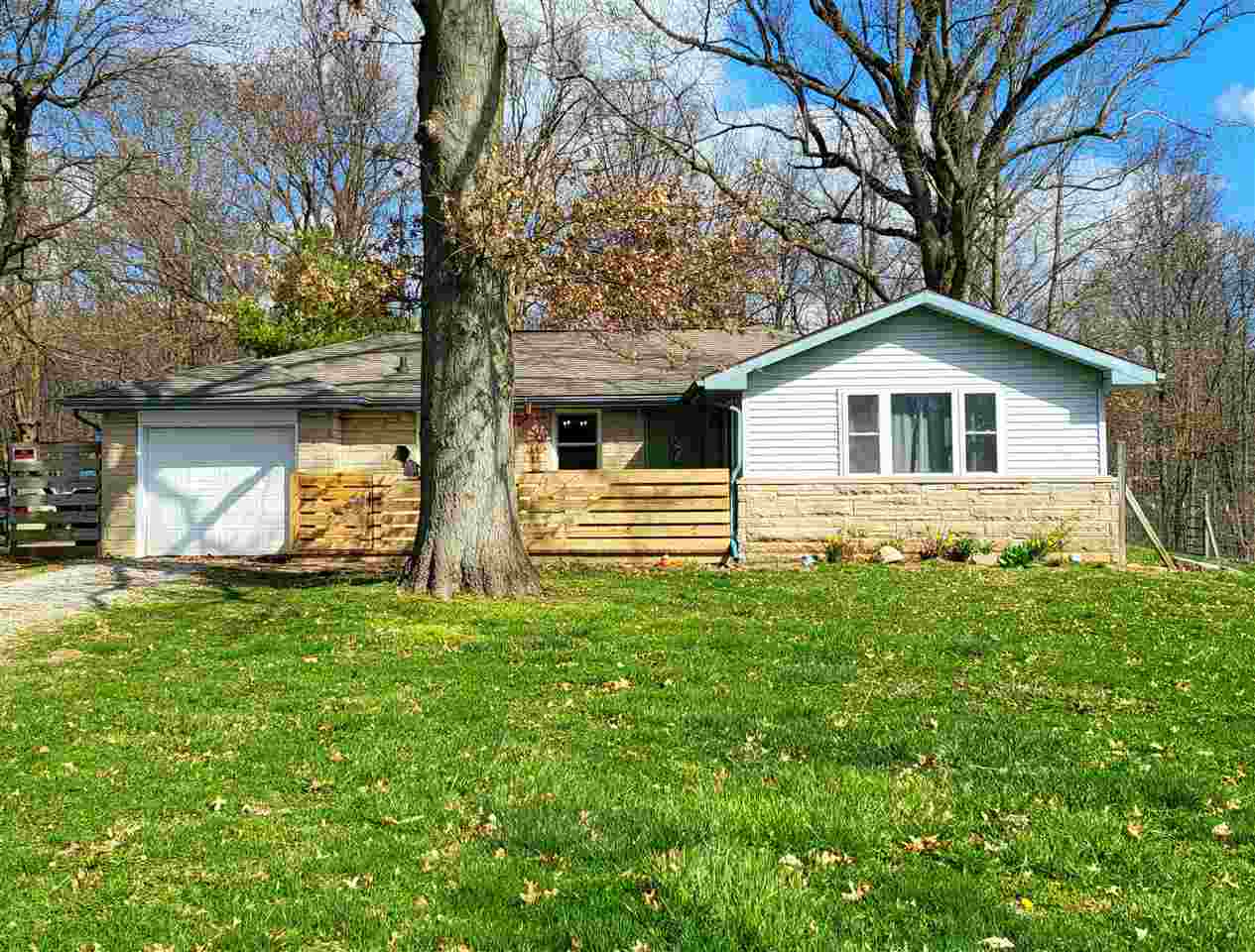 Property Photo:  5824 E Co Rd 150 N Avon  IN 46123 