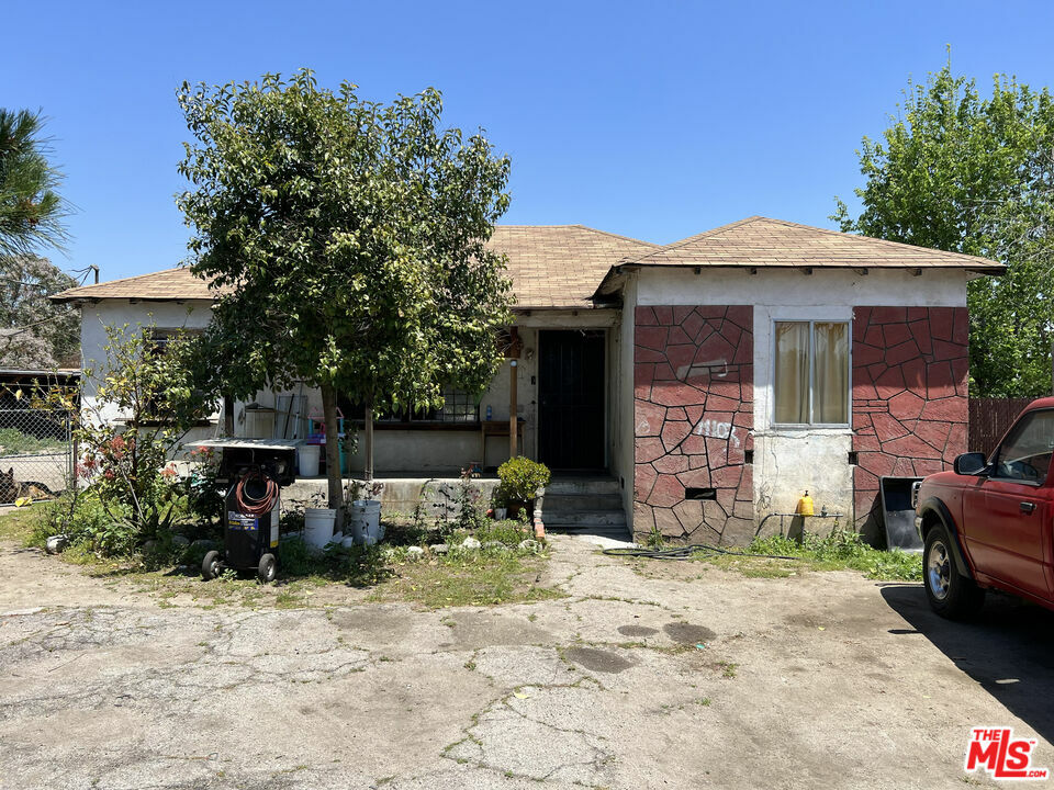 Property Photo:  11102   Norris Ave  CA 91331 