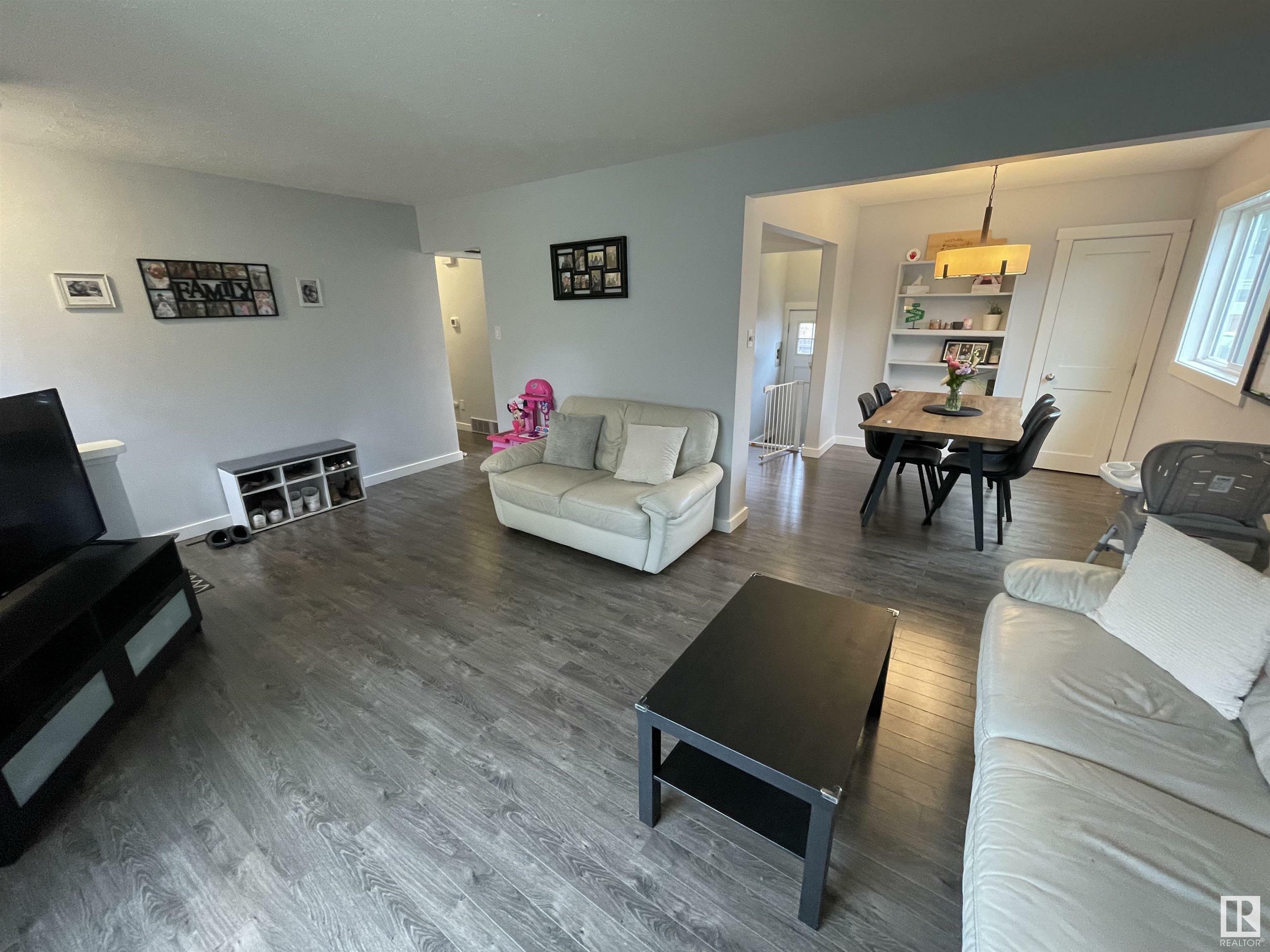 Property Photo:  4632 102 Avenue NW  AB T6A 0M7 