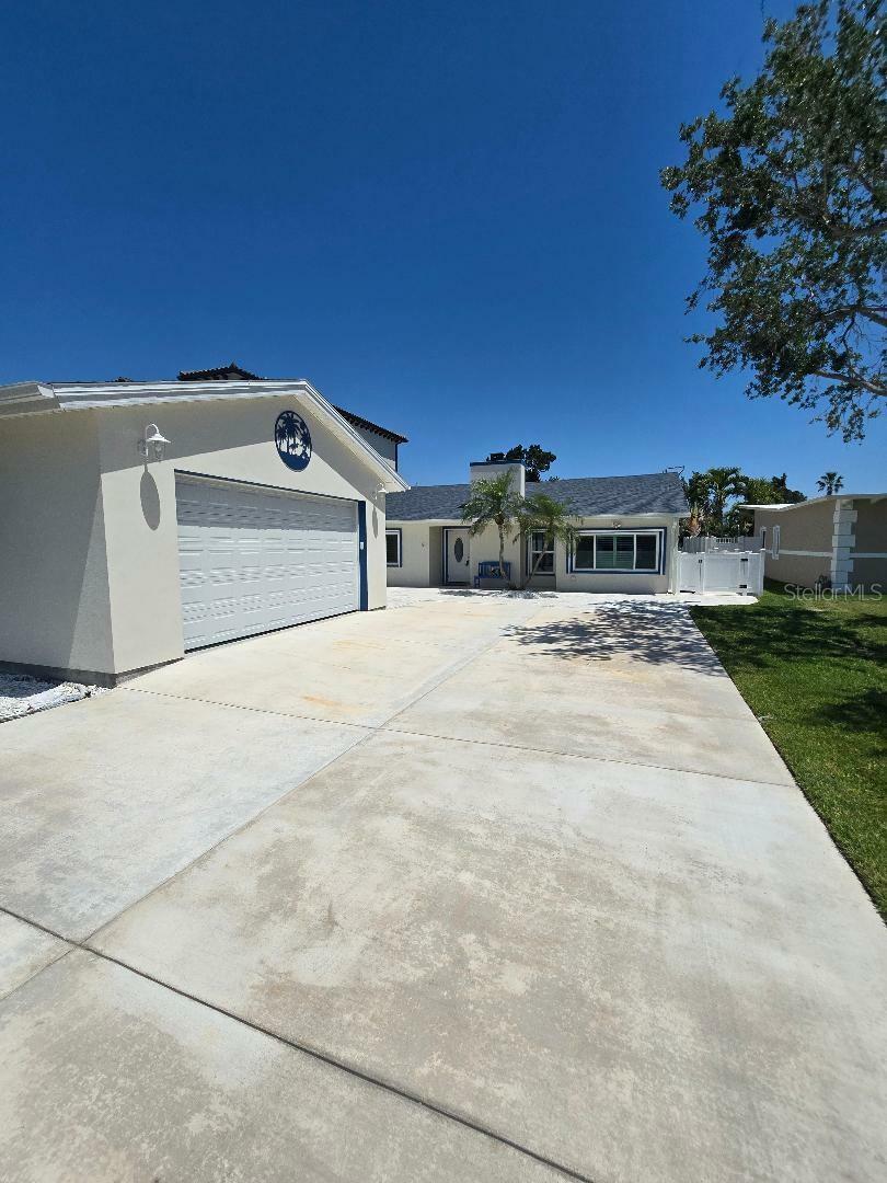 Property Photo:  16021 Redington Drive  FL 33708 